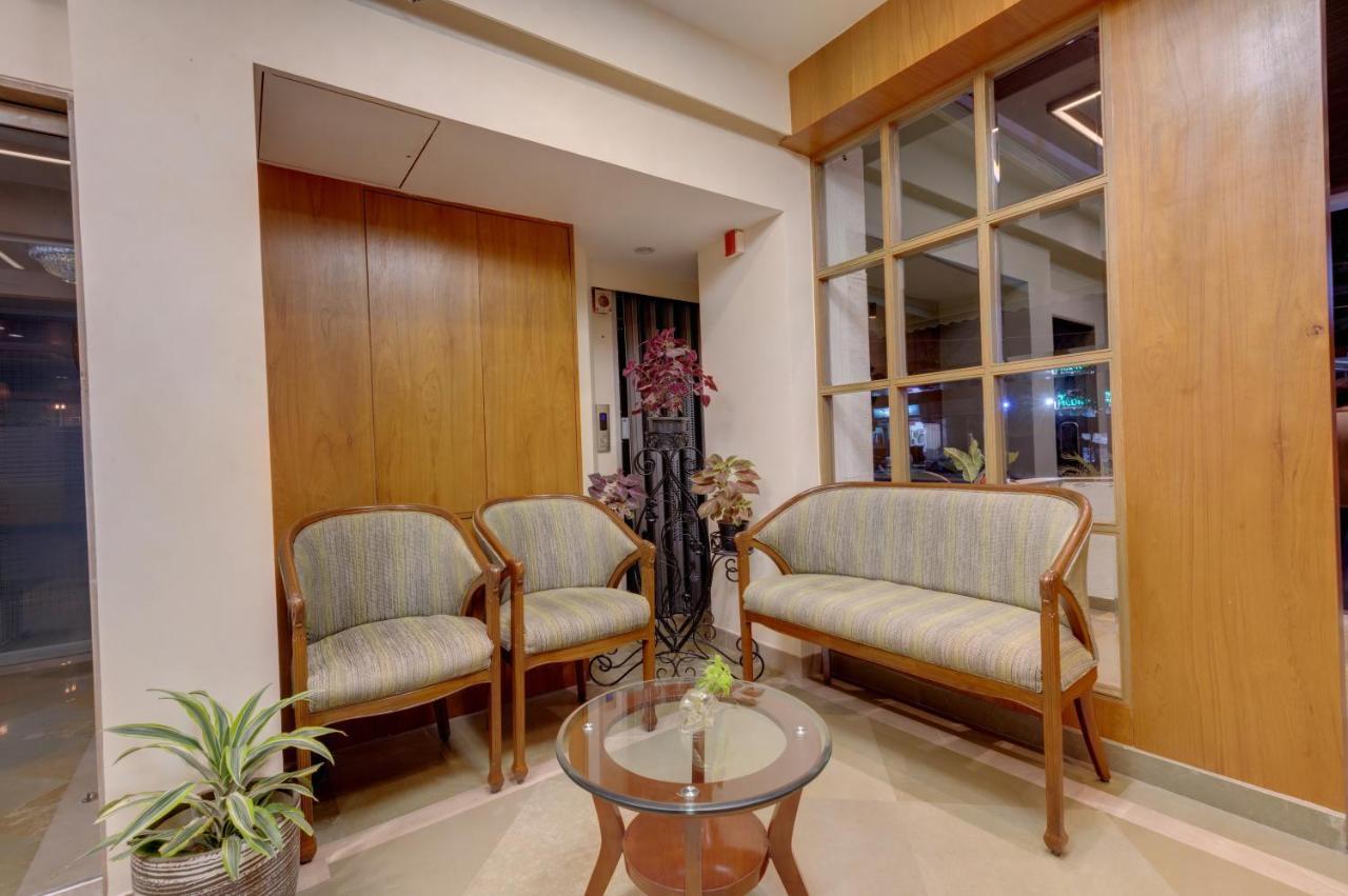 The Beacon Hotel Vadodara Buitenkant foto