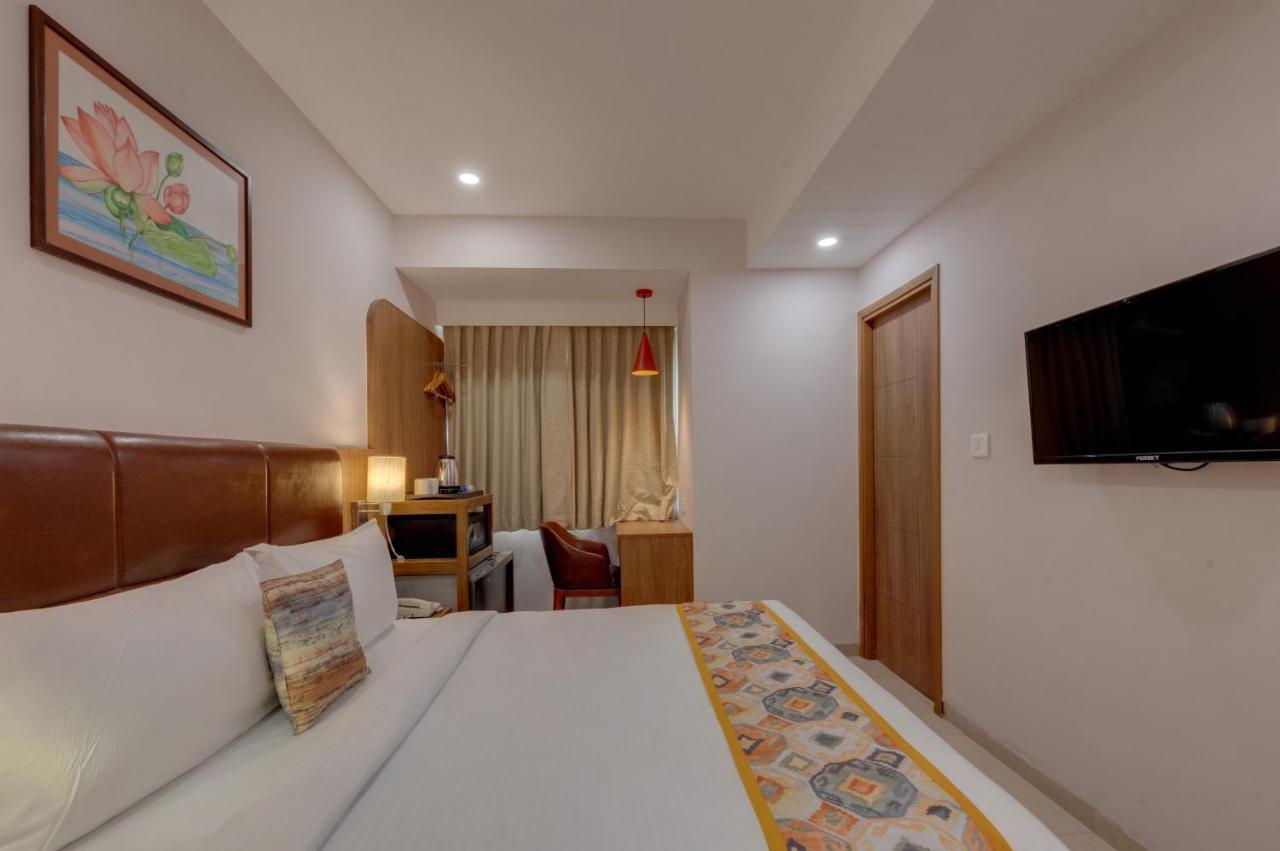 The Beacon Hotel Vadodara Buitenkant foto